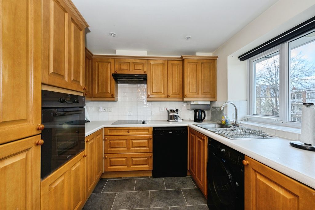 Property photo 1 of 18 Pbox-Img.Jpg