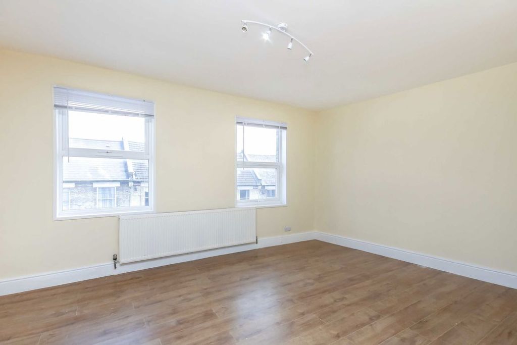 Property photo 1 of 4