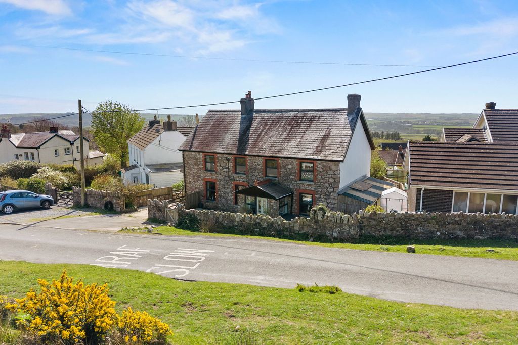 Property photo 1 of 37