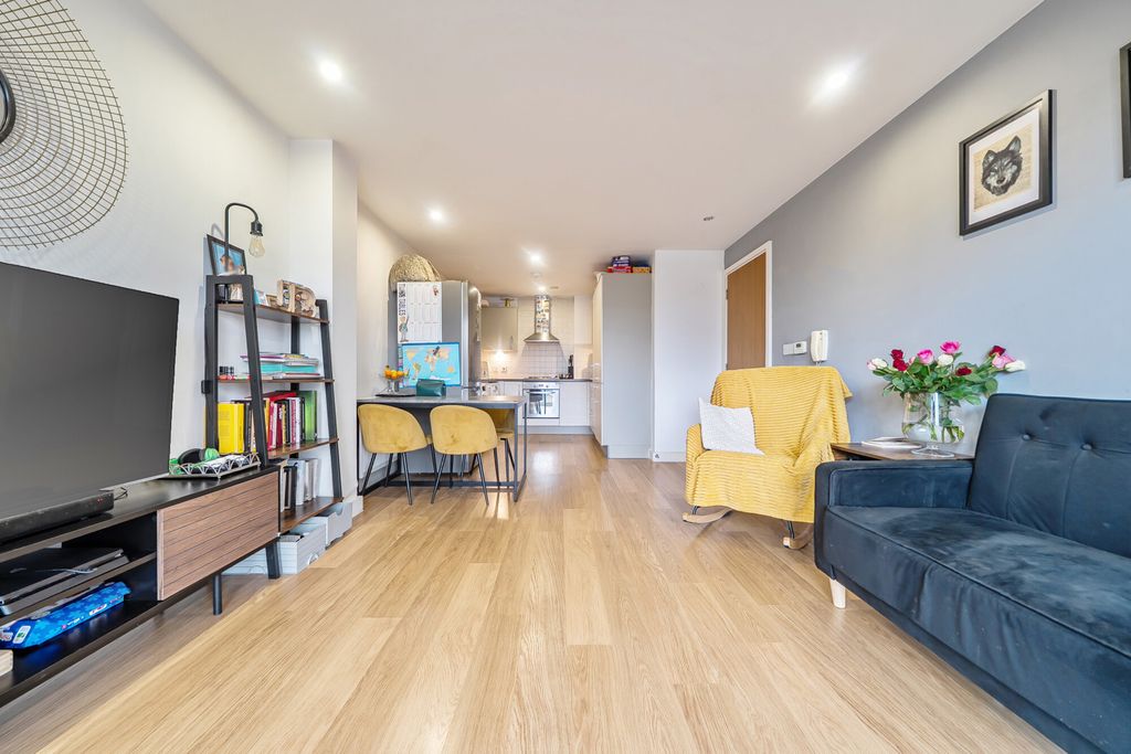 Property photo 2 of 25 Open Plan Living