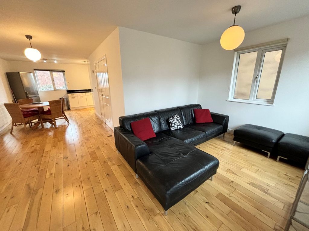 Property photo 3 of 17 Picture No. 36