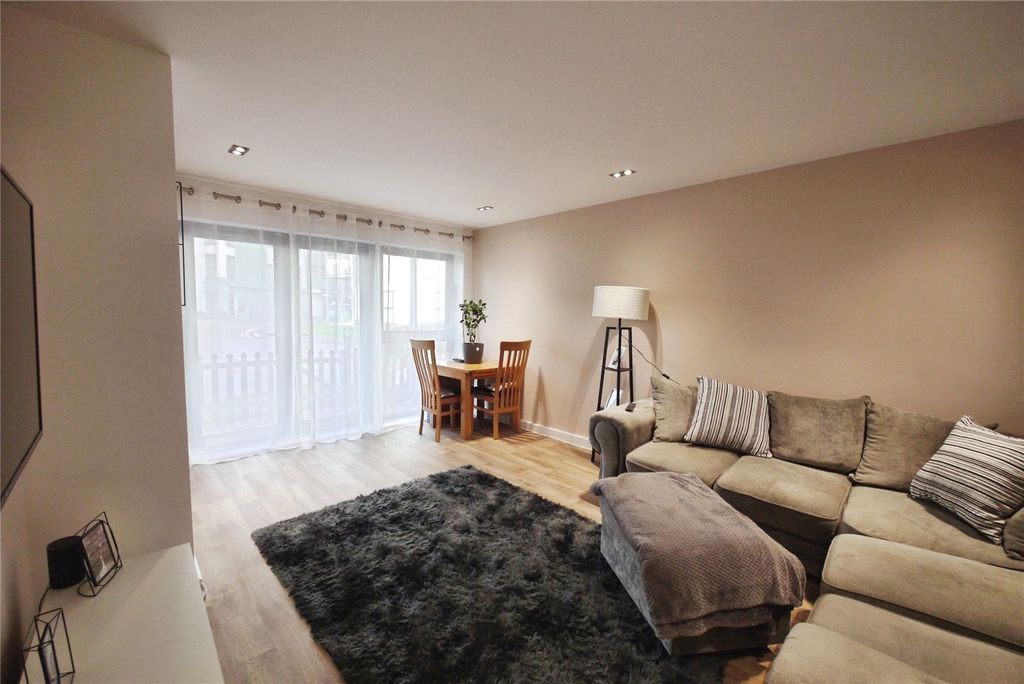 Property photo 3 of 15 Picture No. 30