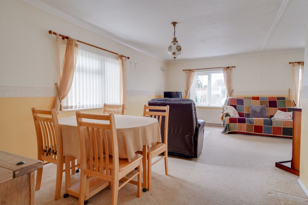 Property photo 2 of 14 4477821