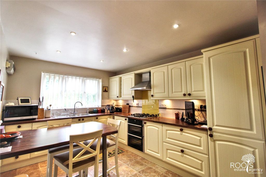 Property photo 2 of 19 Picture No. 01