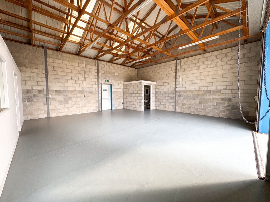 Property photo 3 of 8 Photo 4