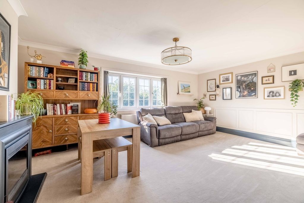 Property photo 2 of 19