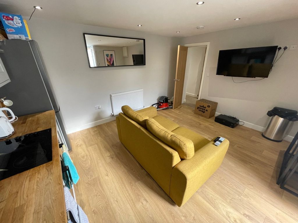 Property photo 3 of 5 Picture No. 05