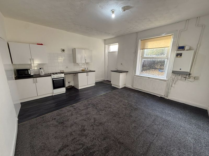 Property photo 3 of 12 Photo 9