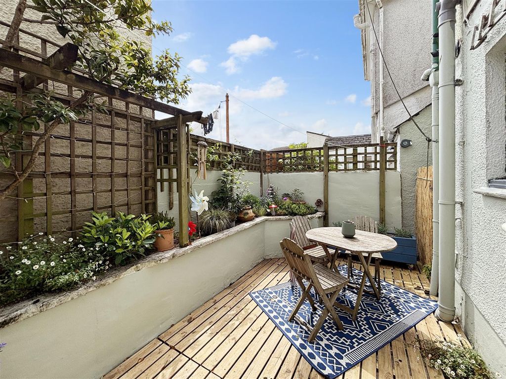 Property photo 2 of 15