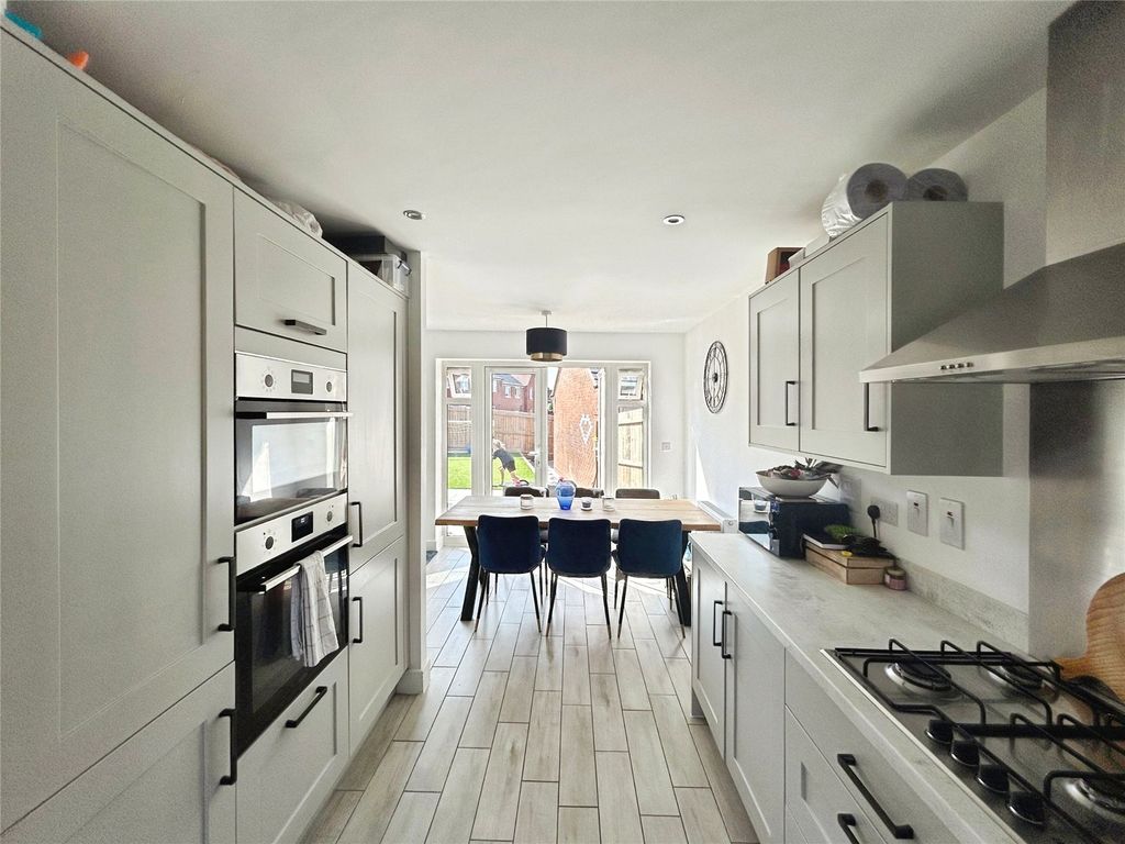 Property photo 3 of 17 Kitchen/Dining Room