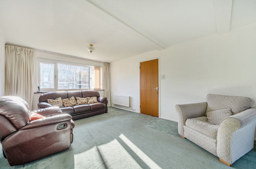 Property photo 2 of 13 1381969-7-691B141...