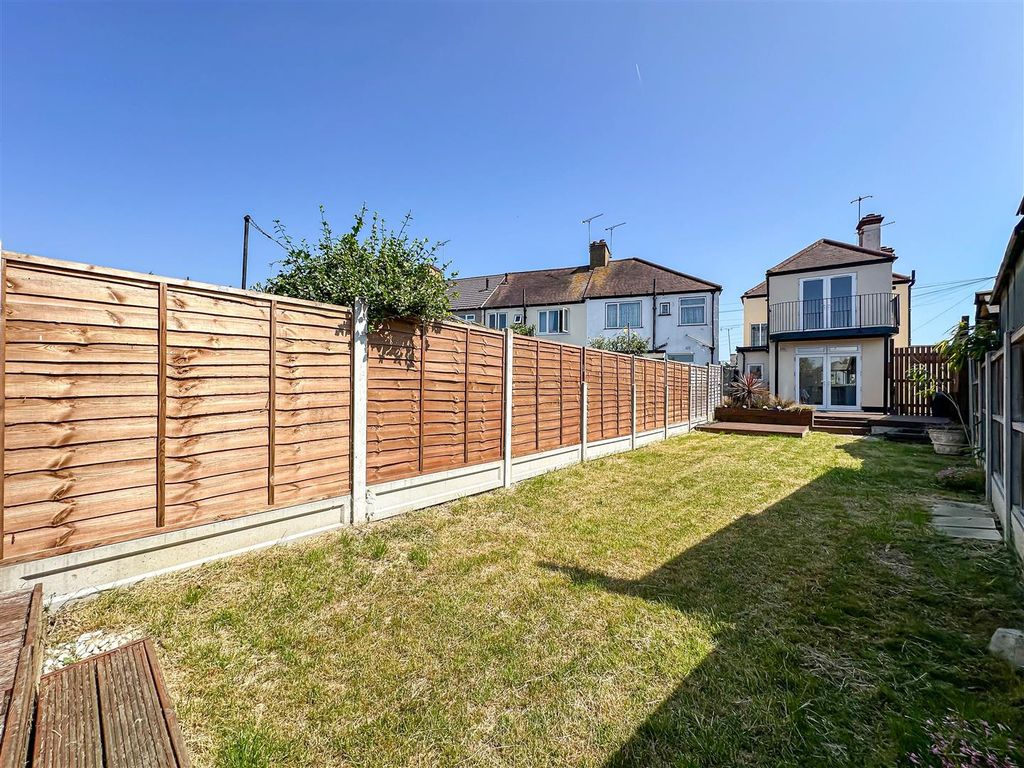 Property photo 2 of 28