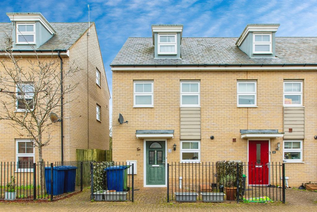 Property photo 1 of 18