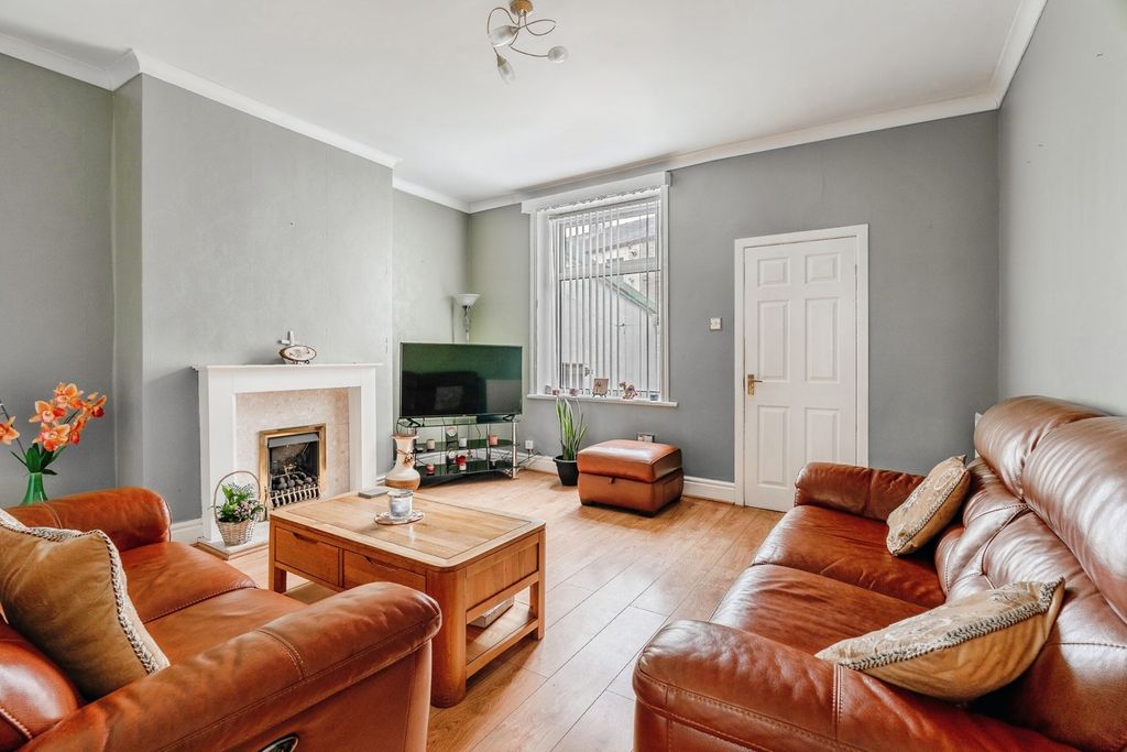 Property photo 3 of 20 Pbox-Img.Jpg