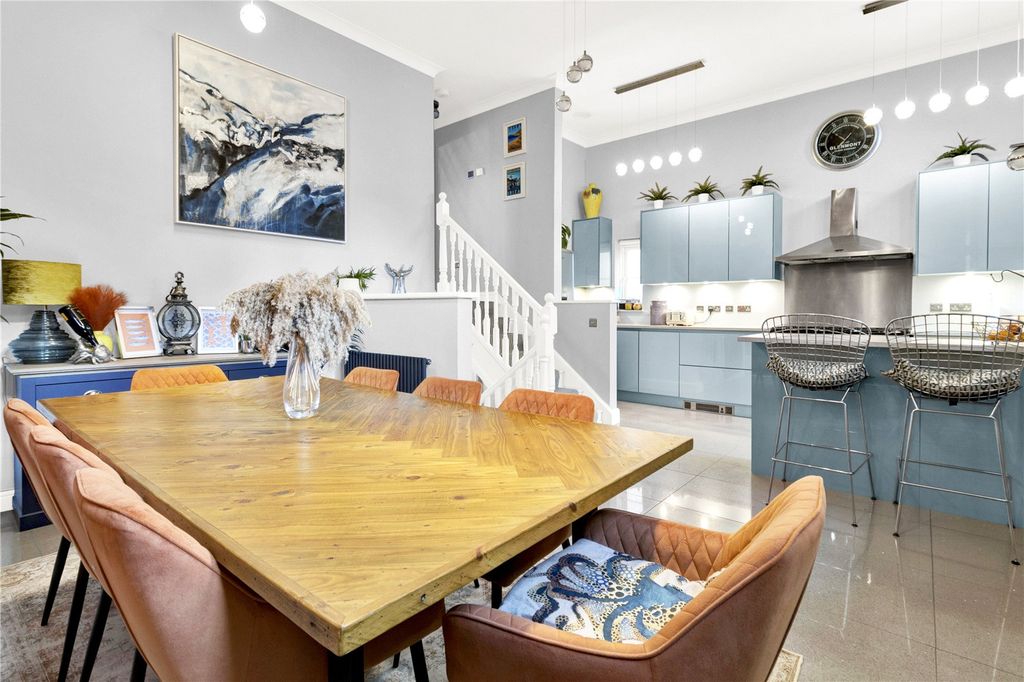 Property photo 3 of 24 Picture No. 16