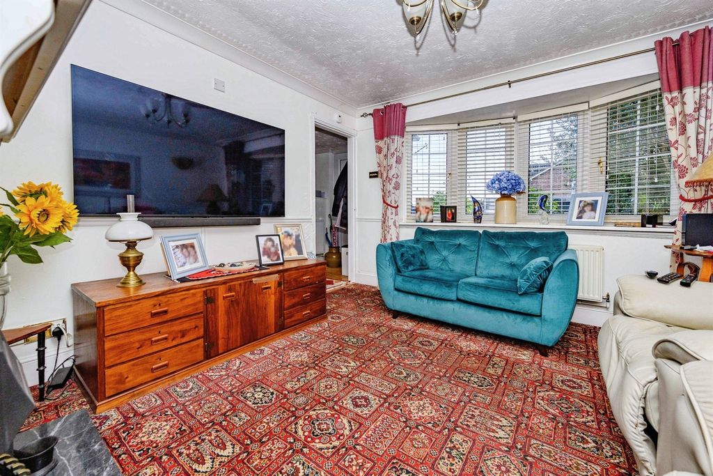 Property photo 2 of 19