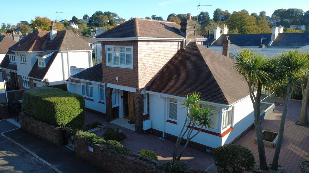 Property photo 2 of 29