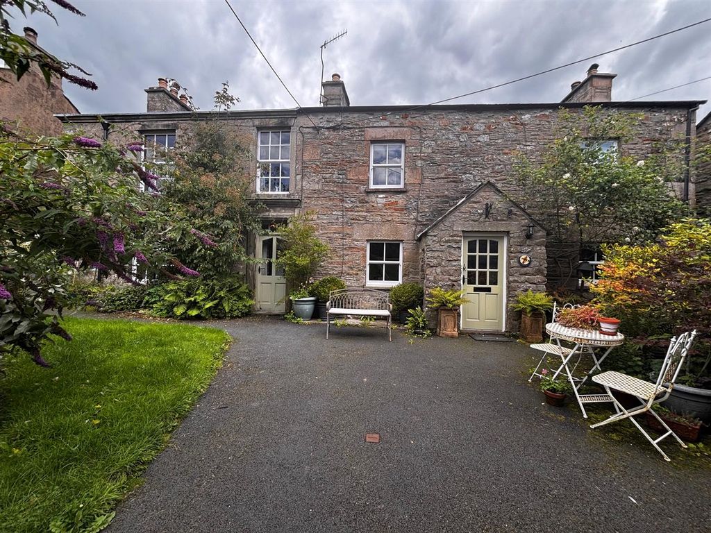 Property photo 1 of 27