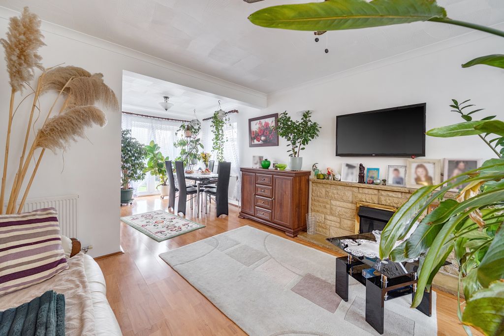 Property photo 3 of 14 14035271569725108909F9