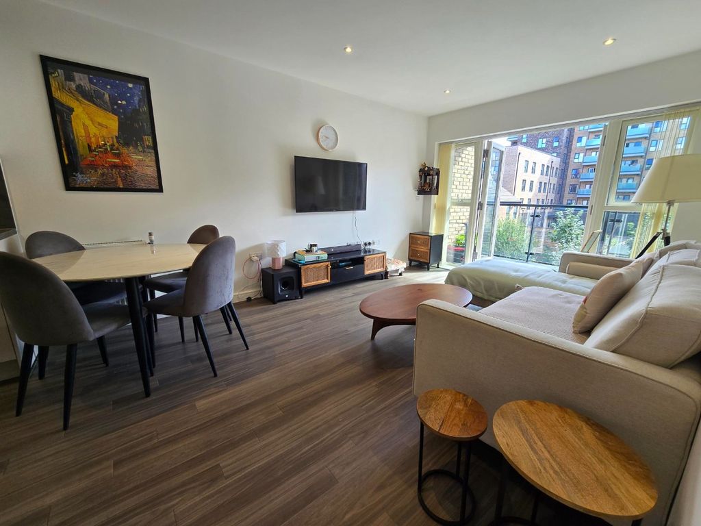 Property photo 1 of 10 5273700