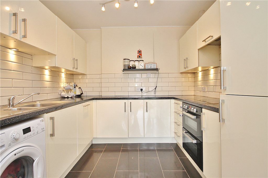 Property photo 3 of 16 Kitchen