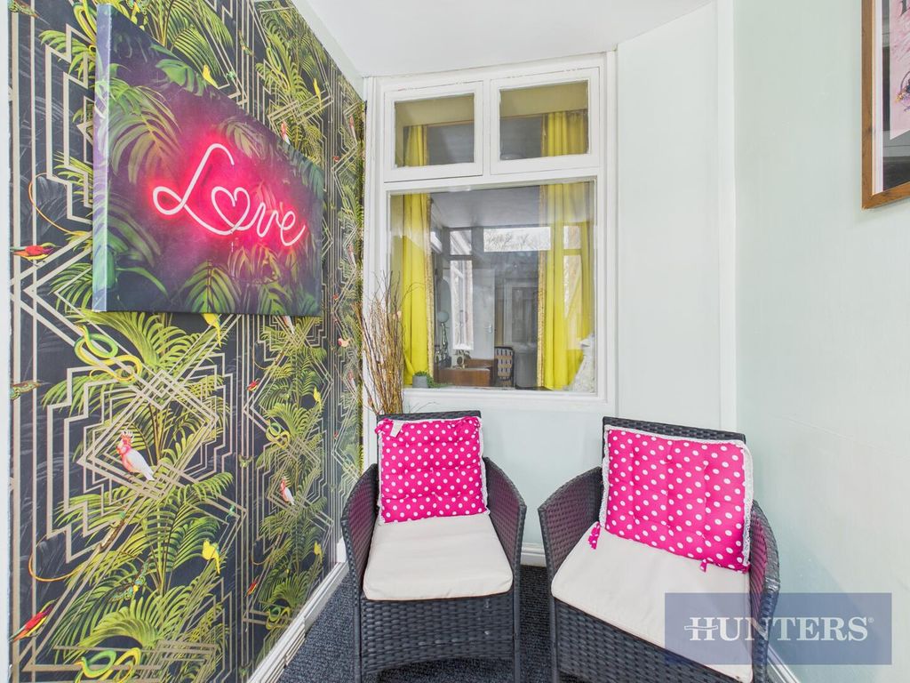 Property photo 3 of 16 Conservatory