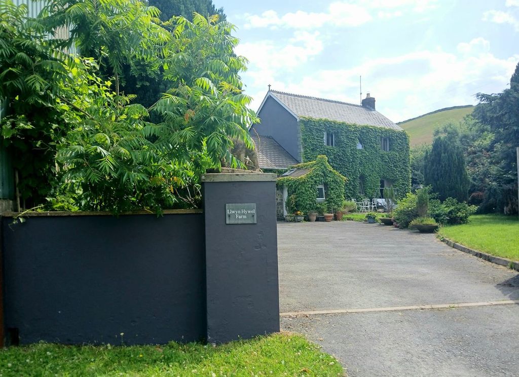 Property photo 1 of 23