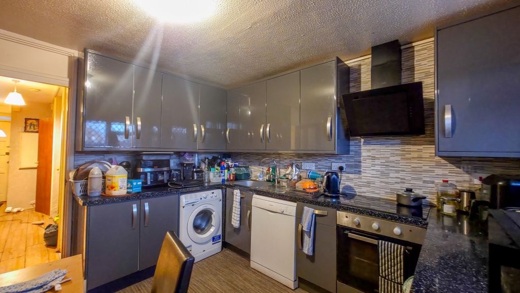 Property photo 2 of 21 20251217_102239