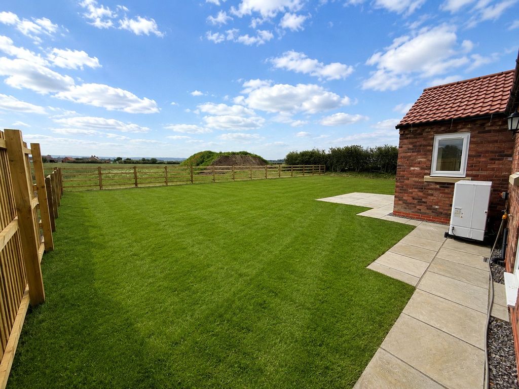 Property photo 3 of 21 Picture No. 03