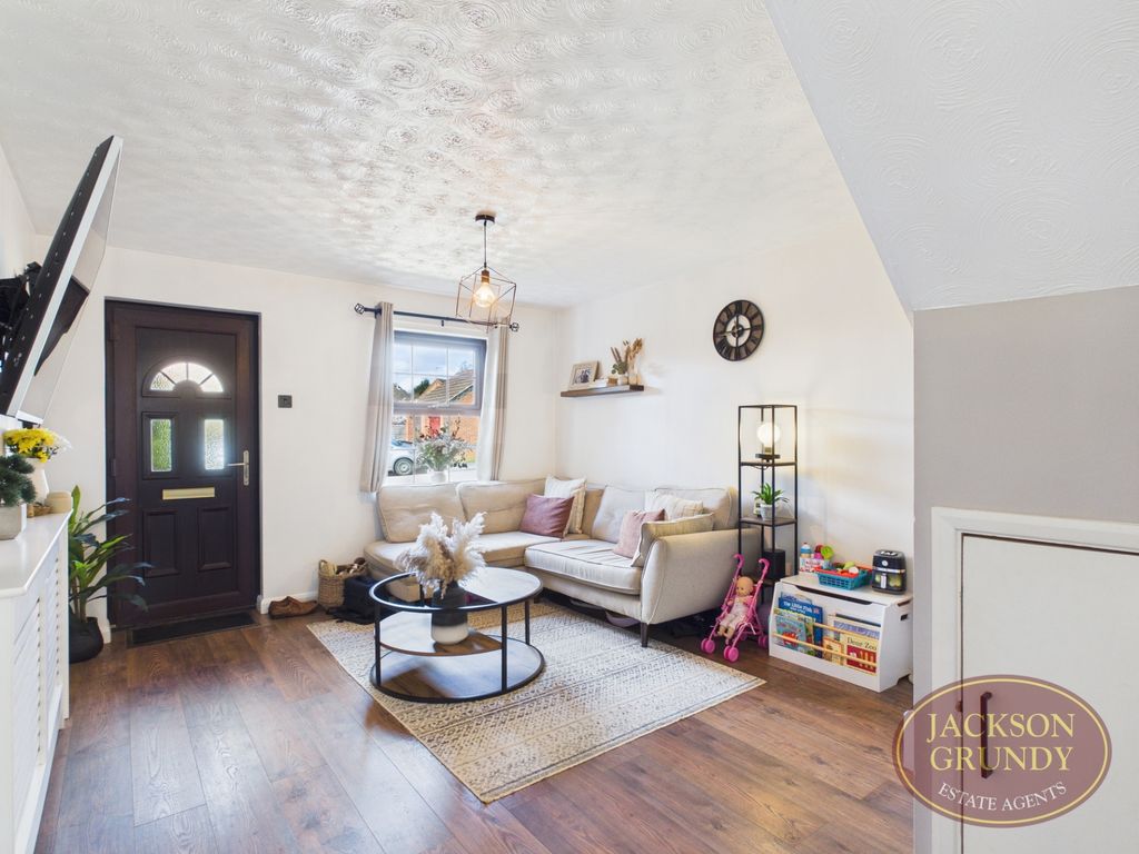 Property photo 3 of 11 Downsway