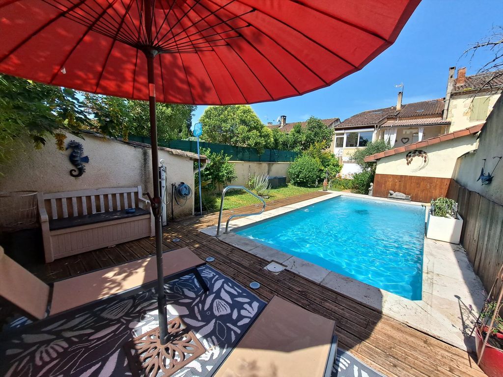 Property photo 1 of 28 Stunning Renovated Townhouse With Garden, Pool And Guest Apartment In The Heart Of Condom