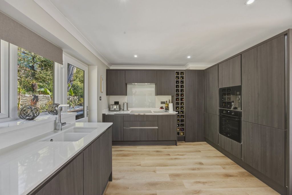 Property photo 3 of 55