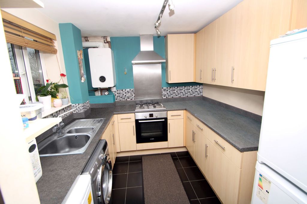 Property photo 3 of 7 Photo 7