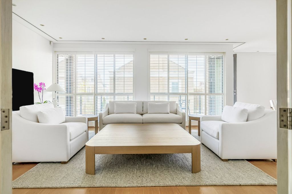 Property photo 3 of 20 2