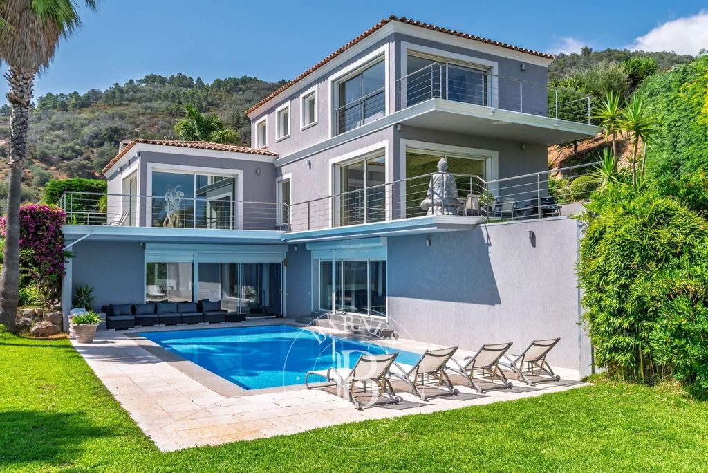 Property photo 1 of 19 Mandelieu La Napoule – Contemporary 4-Bedroom Villa – Panoramic Sea Views