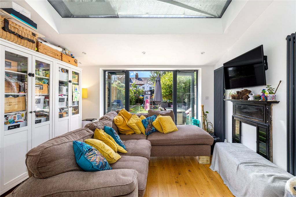 Property photo 3 of 10 Picture No. 05