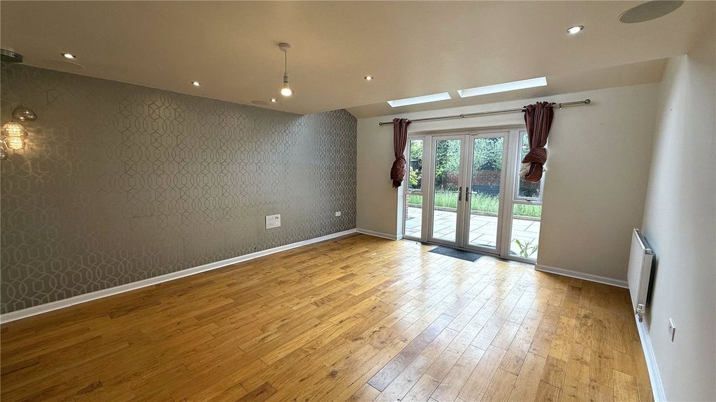 Property photo 2 of 16 Picture No. 02