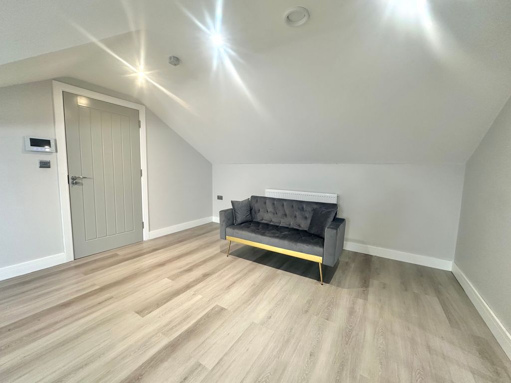 Property photo 3 of 6 Img_2500