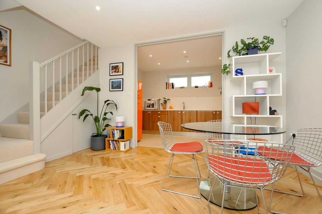 Property photo 3 of 17 2A.Jpg
