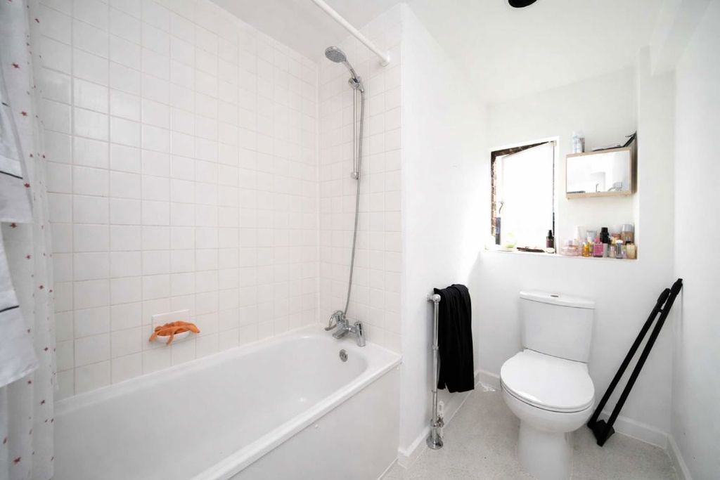 Property photo 3 of 4