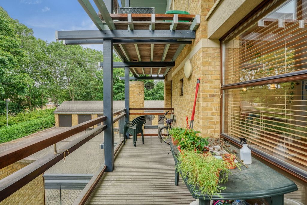 Additional image 8 of 3 bed flat for saleWoodward Place, Loughton Lodge, Milton Keynes MK8