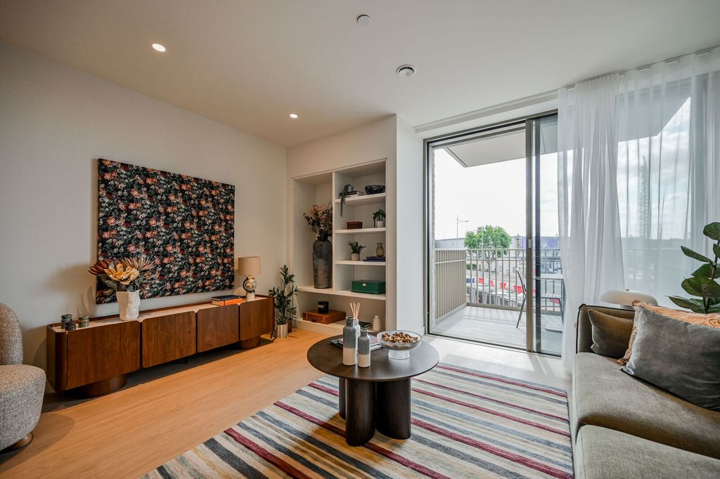 Property photo 1 of 60