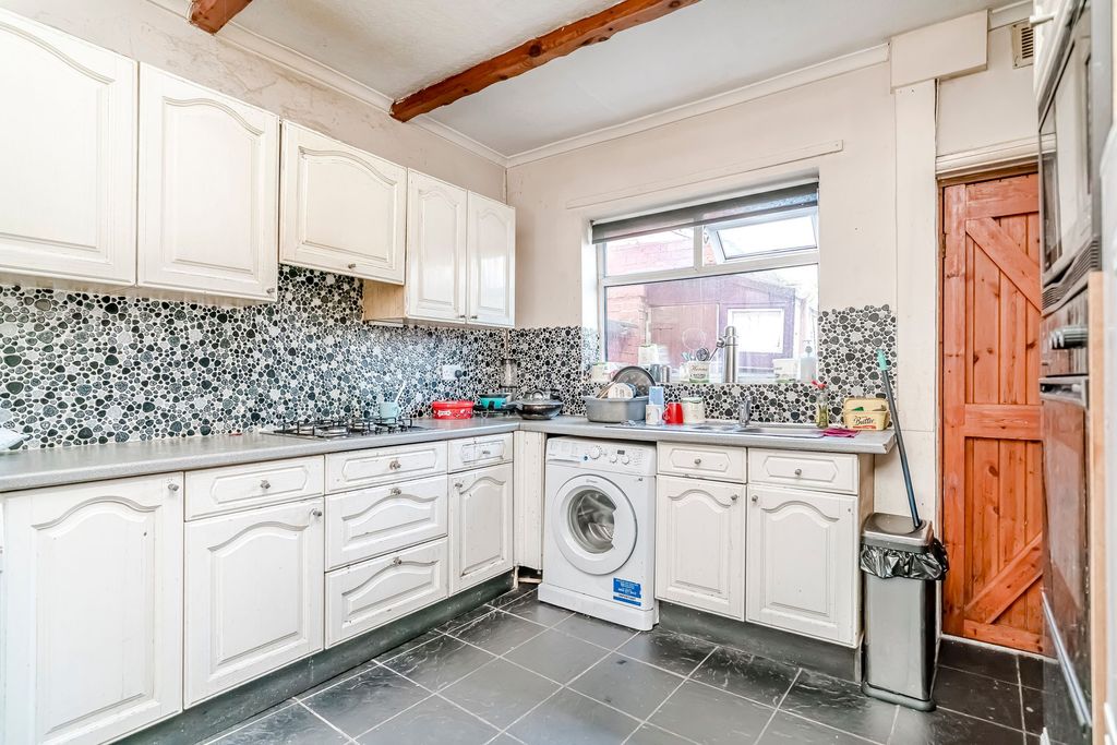 Property photo 2 of 18