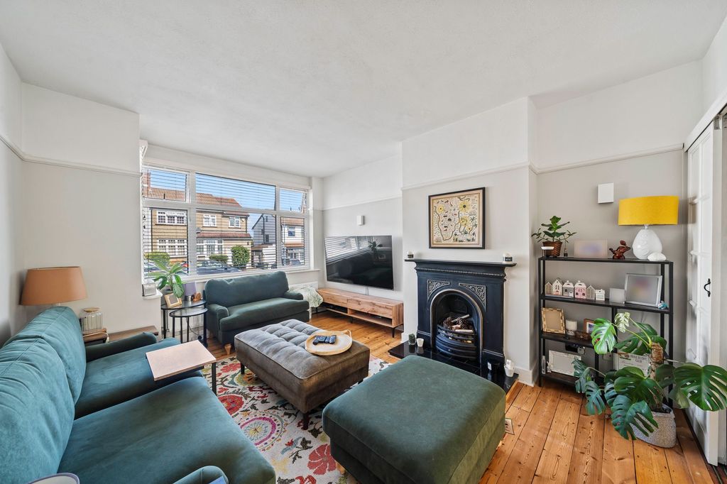 Property photo 2 of 18