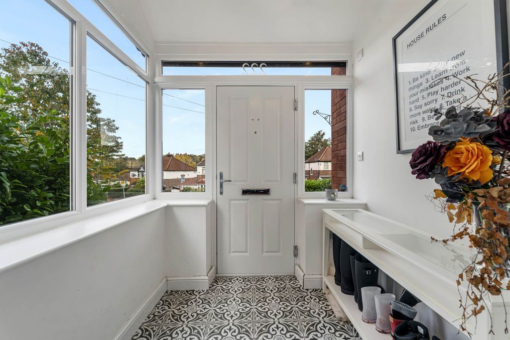 Property photo 2 of 26