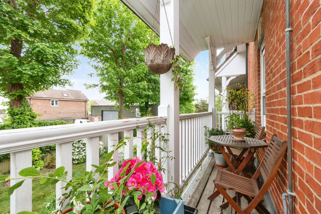 Property photo 2 of 20 Pbox-Img.Jpg