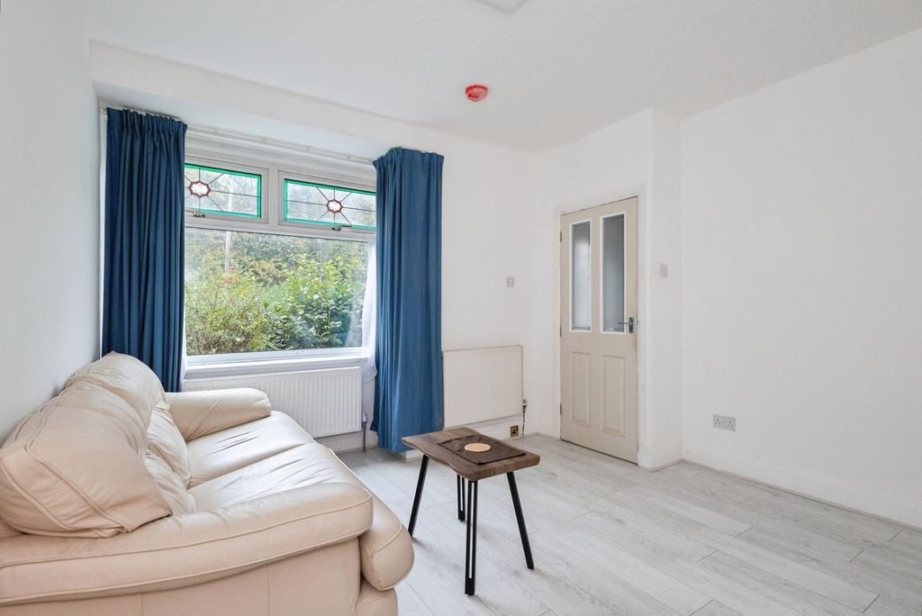 Property photo 3 of 16 Photo