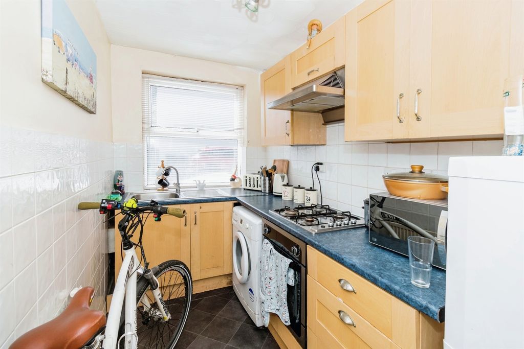 Property photo 2 of 13