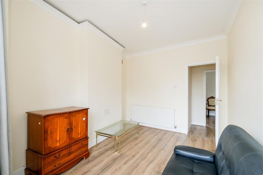 Property photo 3 of 13 152B Church Road-9.Jpg