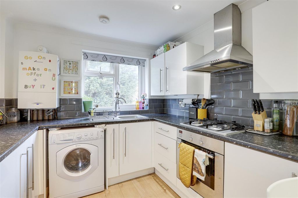 Property photo 3 of 12 235.Jpg